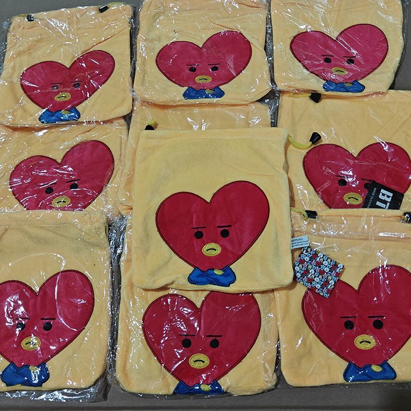 BT21 anime cartoon cute heart  - огляд і ціна Women'S Vanity Accessories