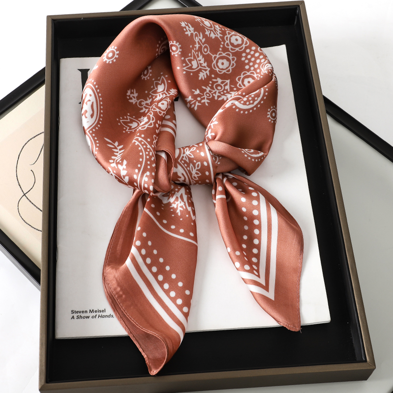 Luxury Brand Silk Square Paisl - огляд і ціна Women Accessories Brands